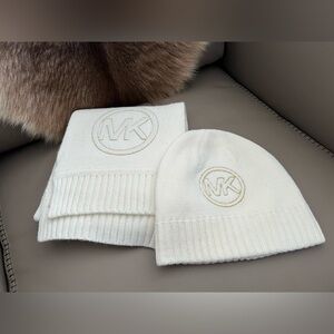 MICHAEL Michael Kors Cream Knit Scarf & Beanie Set - Beige